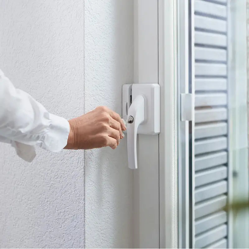 Abus Fenstersicherung Fenstergriff-Schloss FO500 W Weiss montiert