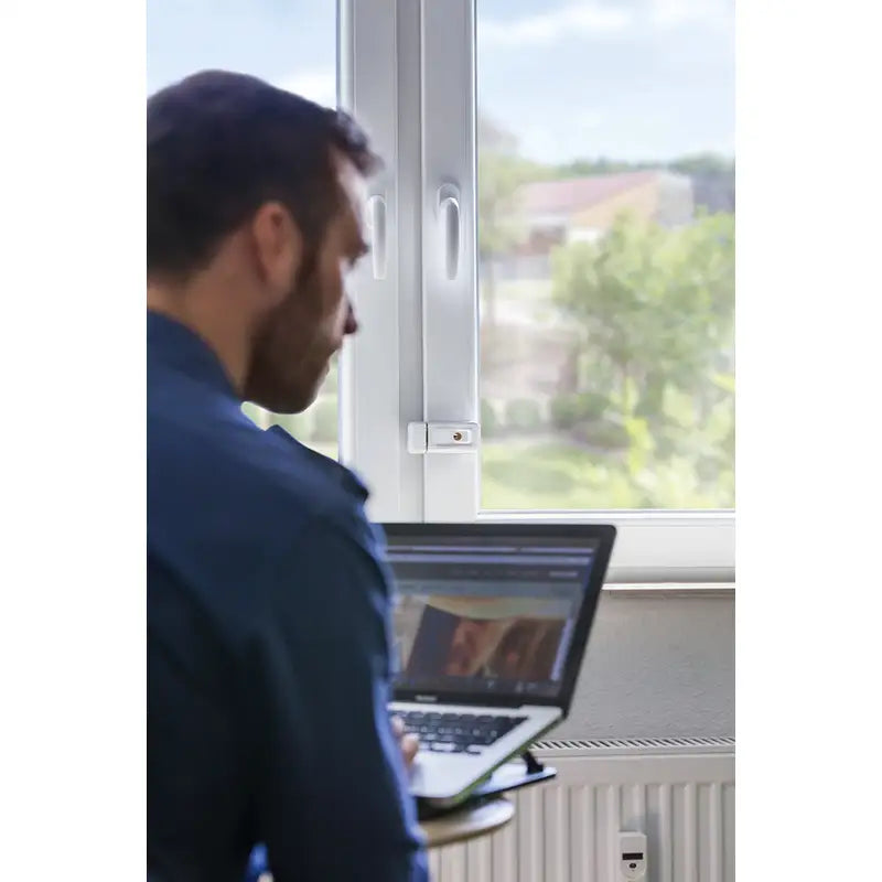 Abus Fenstersicherung Zusatzschloss 3010 W Weiss montiert