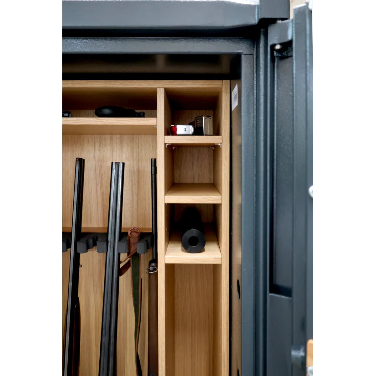 Burg-Wächter Waffenschrank Ranger 816/8 Premium (Code mit Fingerscan) – Innenraumdetail